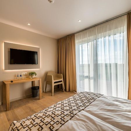 Hotel Mikelis Uzvara Экстерьер фото