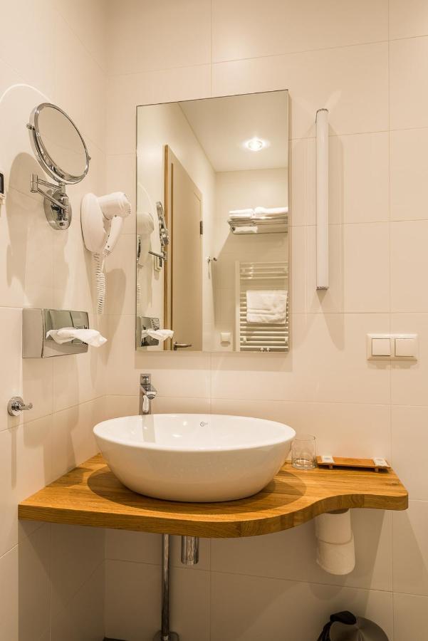 Hotel Mikelis Uzvara Экстерьер фото