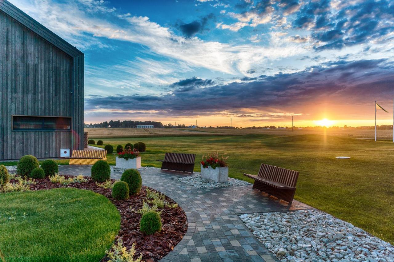 Hotel Mikelis Uzvara Экстерьер фото