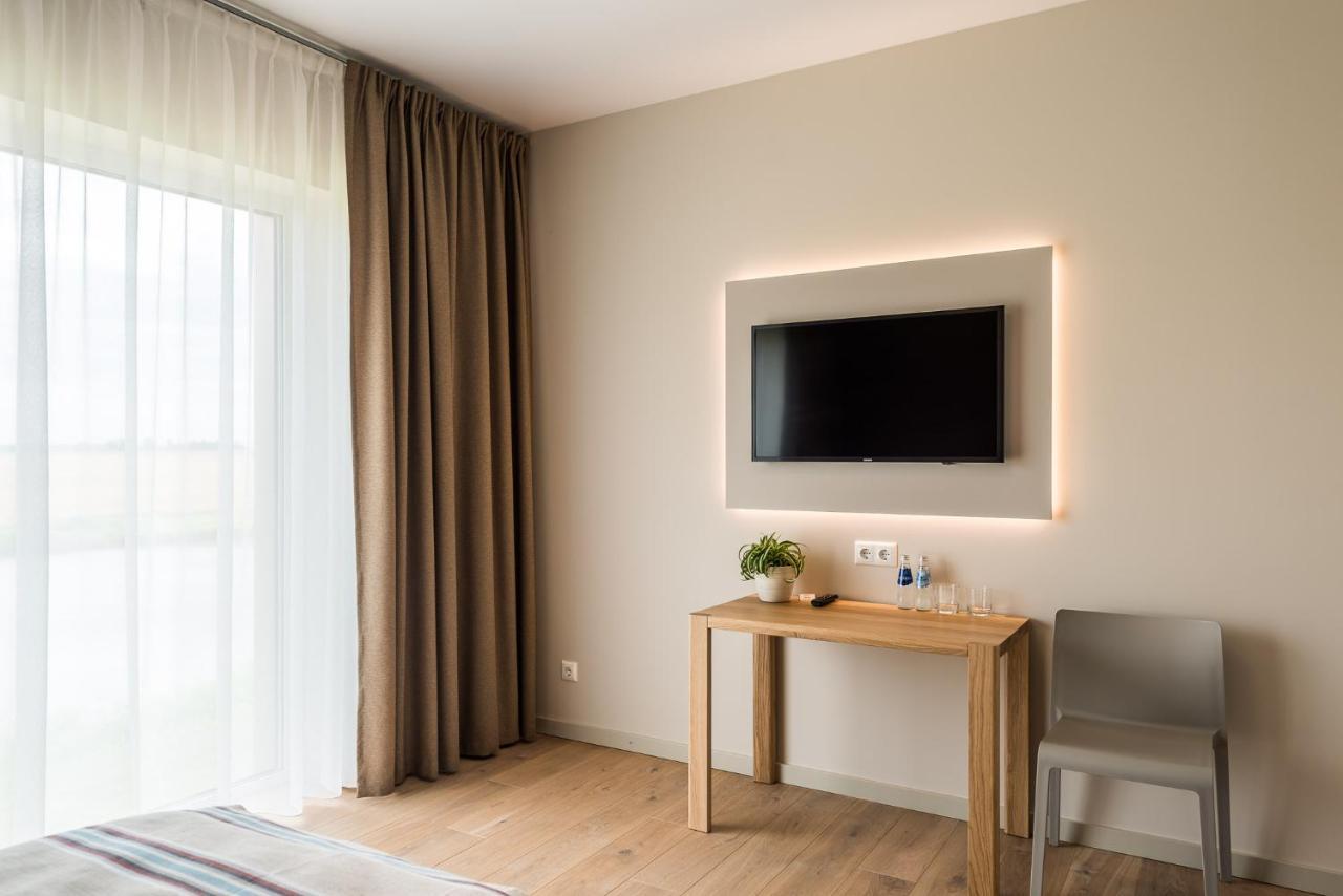 Hotel Mikelis Uzvara Экстерьер фото