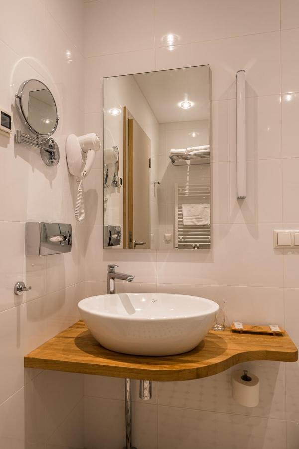 Hotel Mikelis Uzvara Экстерьер фото