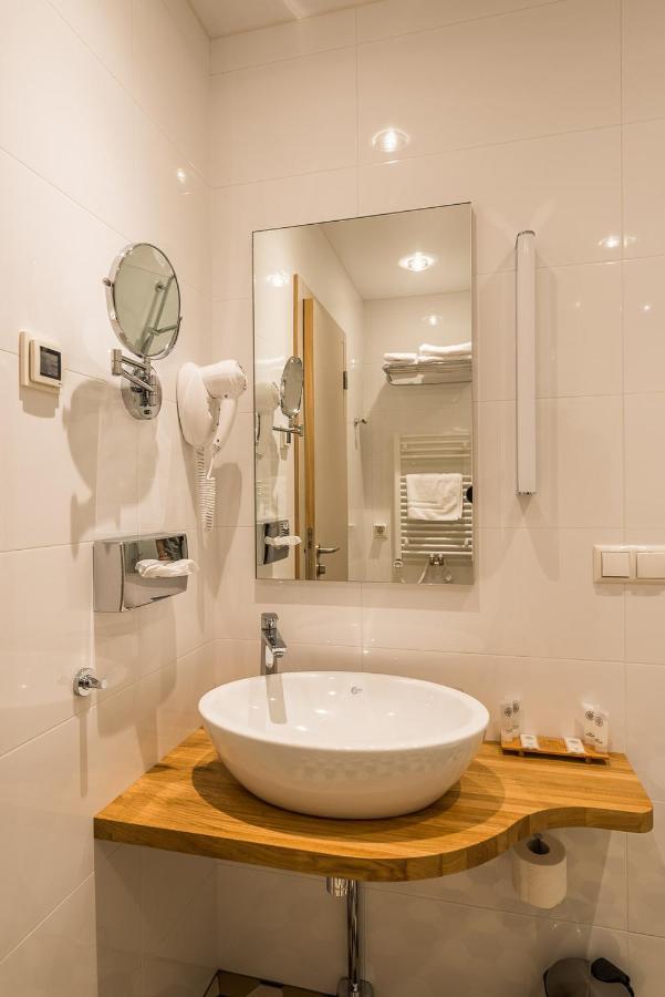 Hotel Mikelis Uzvara Экстерьер фото