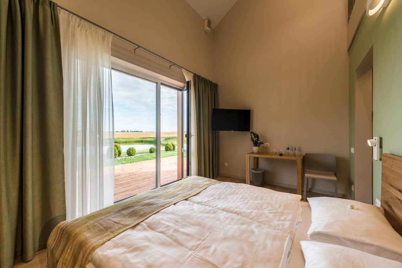 Hotel Mikelis Uzvara Экстерьер фото
